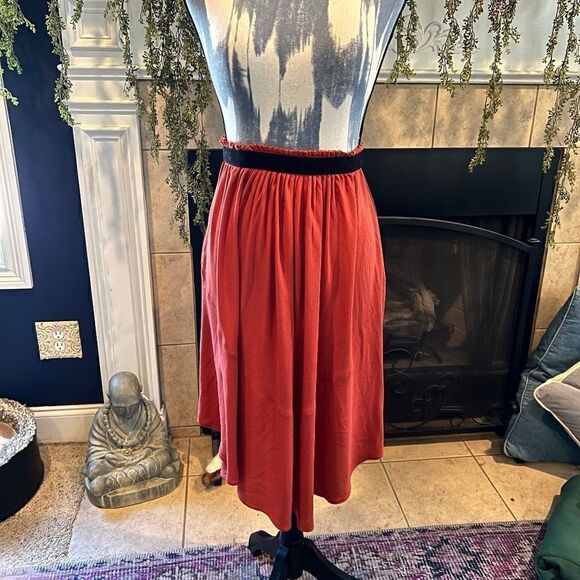 H&M Women's 2 orange rust with black elastic waist pull on skirt w uneven hem - Picture 1 of 11